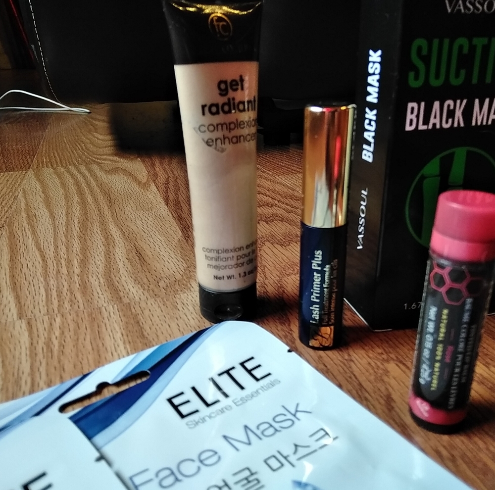 Makeup bundle - Picture 2 of 7